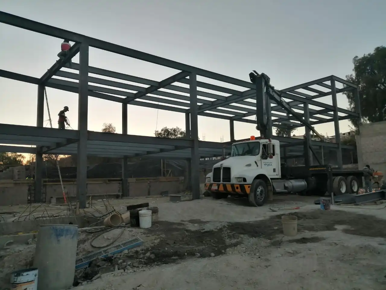 Construcción de Estructura Para Bodega de Producción