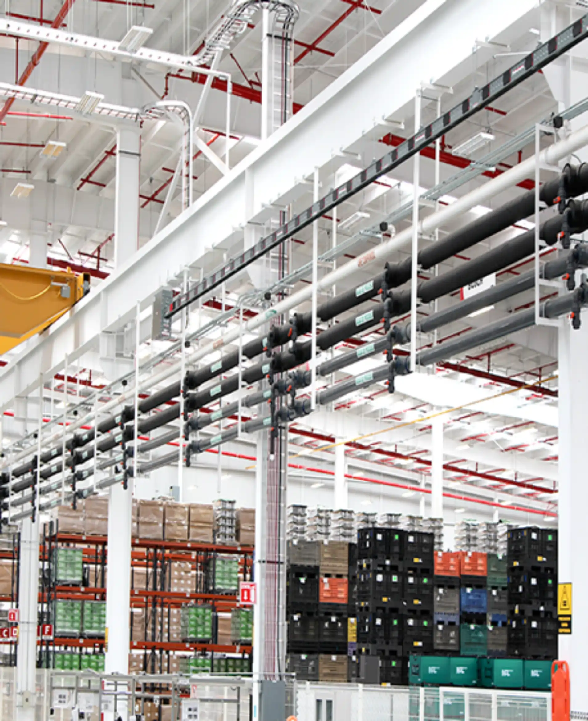 Centro de distribución industrial con infraestructura eléctrica