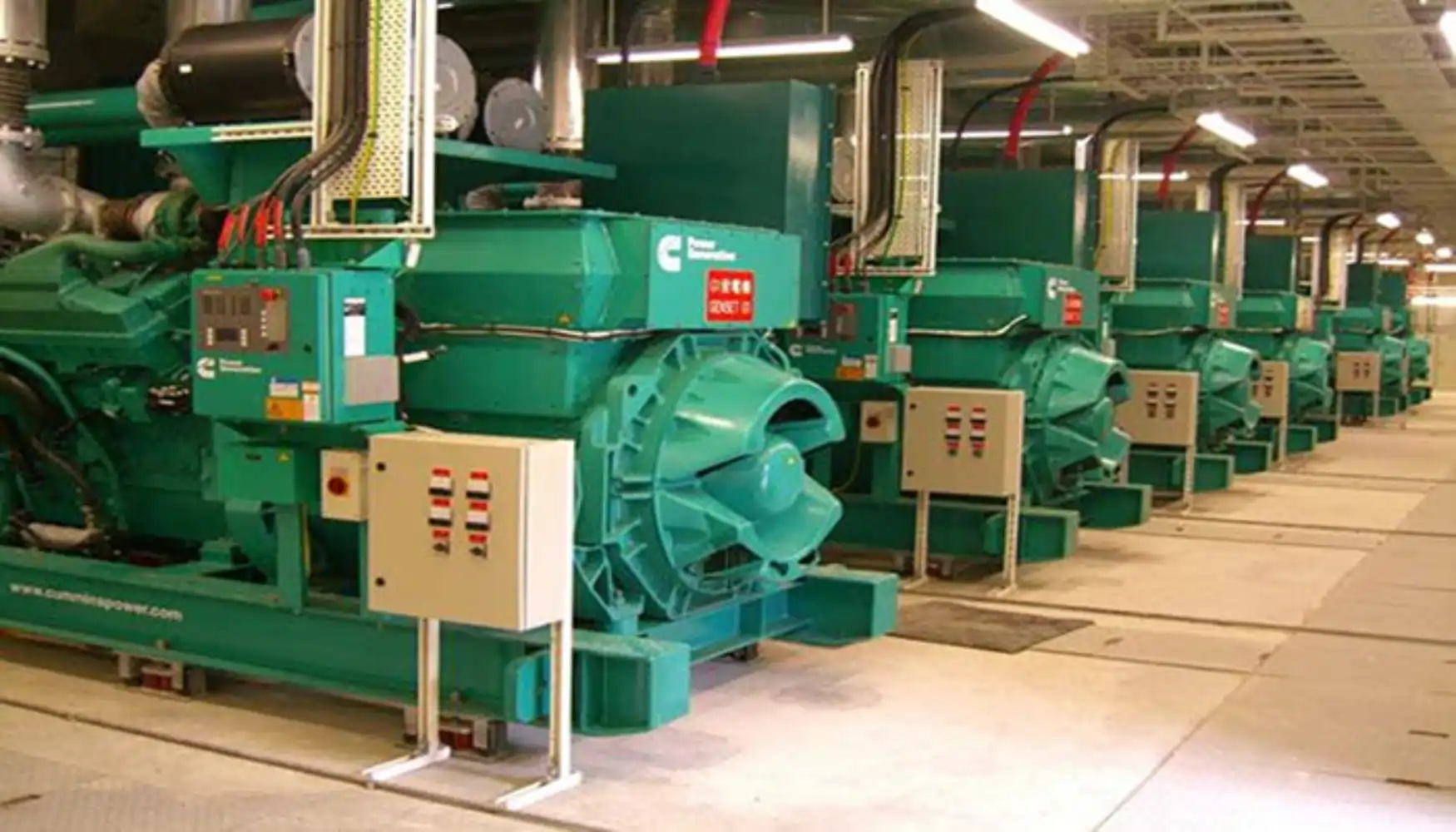 Instalación de 6 plantas de emergencia de 3000 kW para centro comercial